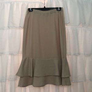 Dress like an angel ruffled skirt